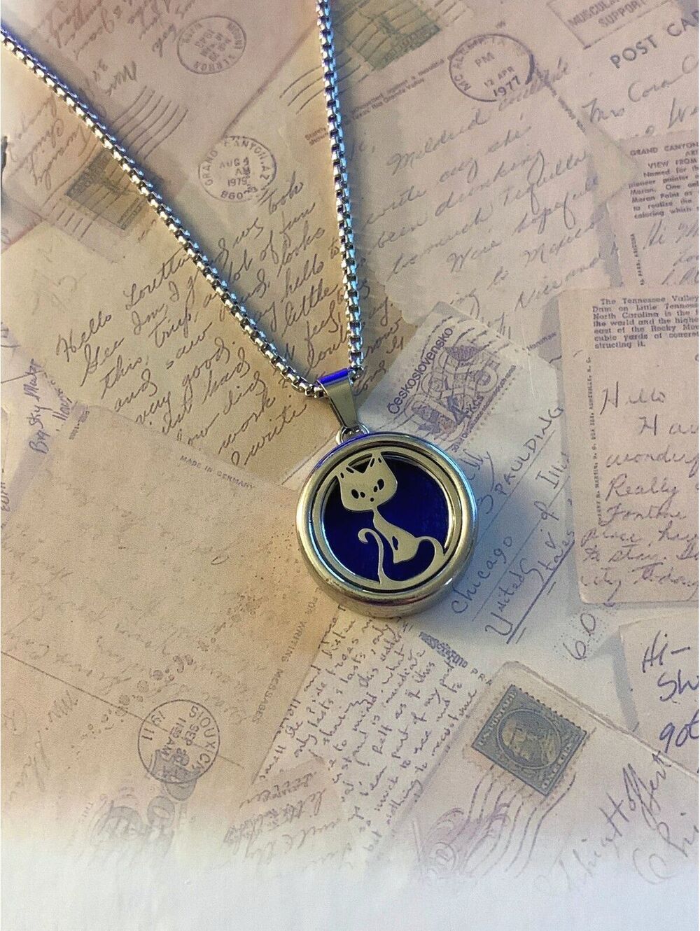Stylized Cat Aromatherapy Perfume Diffuser Locket Necklace